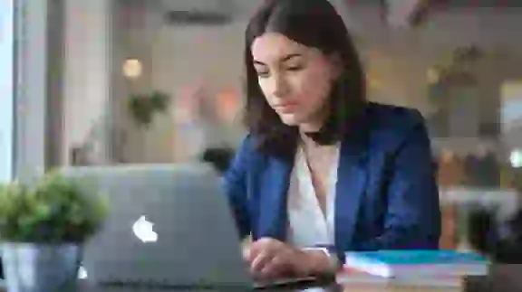 Adriana Marketing Managerin Adriana Marketing Managerin